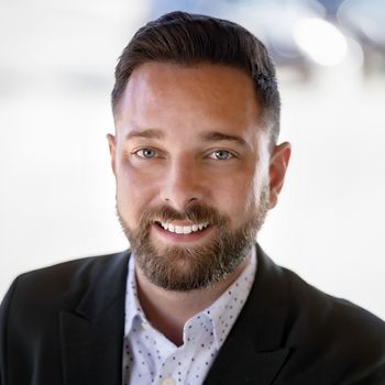 Portrait of Matthew Tootelian-Rios, Associate Broker